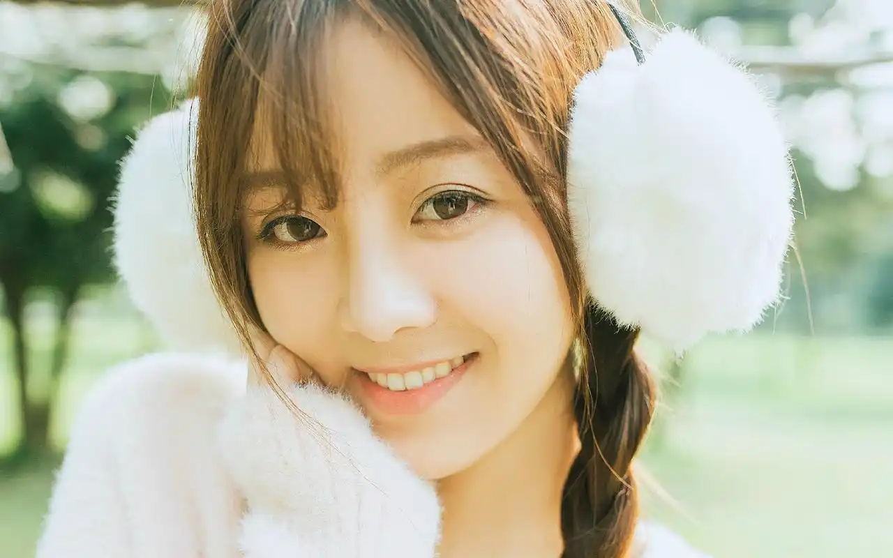 甜美的日系风格美女图片桌面壁纸