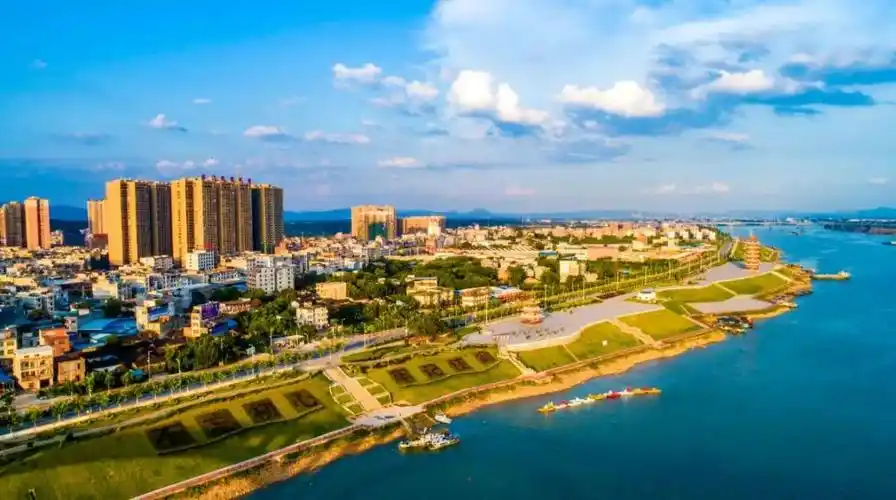 2019平南崛起大城大楼大道大桥大公园为你骄傲