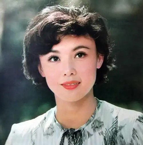 冷眉:1954年出生于北京市.