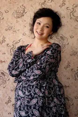 陶虹陶虹新浪娱乐讯 33集电视剧《春草》明晚(24日)上演最后一集,随着