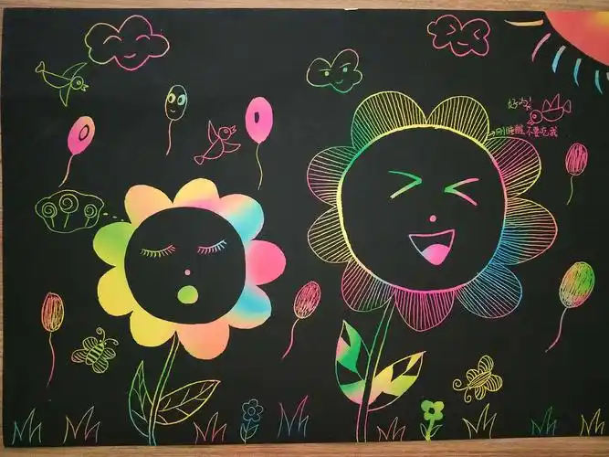 周日10点到12点启蒙刮画太阳花,宝贝们都很喜欢,探索未知的颜色,添画