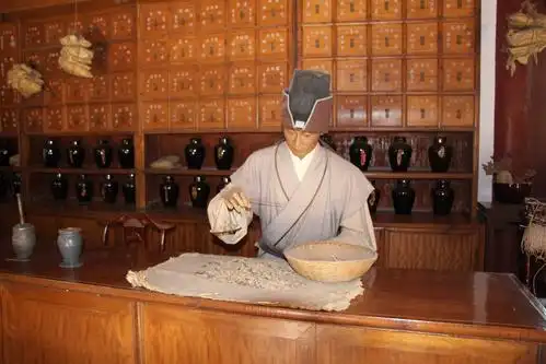 药铺伙计蜡像