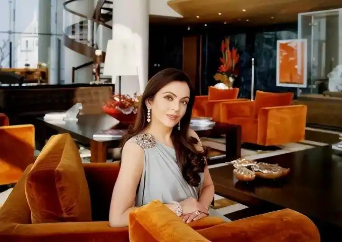 雇600个仆人伺候衣食住行(印度首富老婆妮塔家世)-正经科普