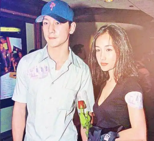 她与吴彦祖恋情曾轰动一时,如今42岁近照曝光,身材纤细容貌惊人