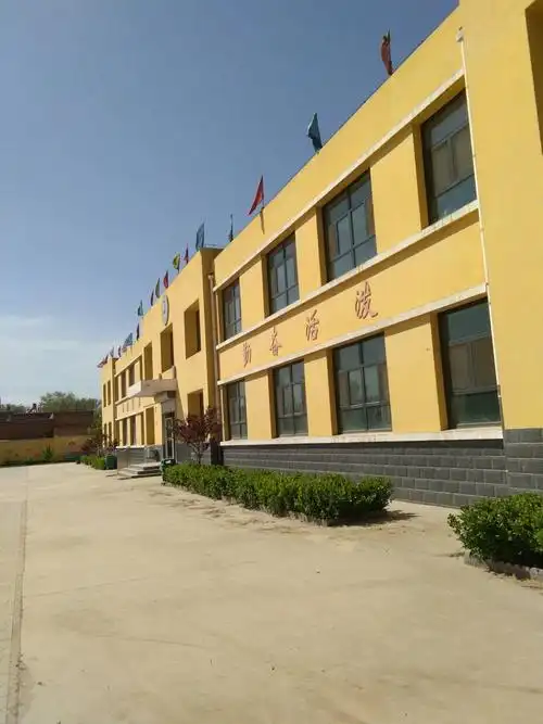 "小手拉大手,环保伴我行"――八里庄小学师生携手共进