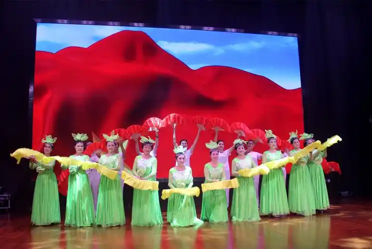 三亚市老年大学举办喜迎新中国成立70周年文艺汇演