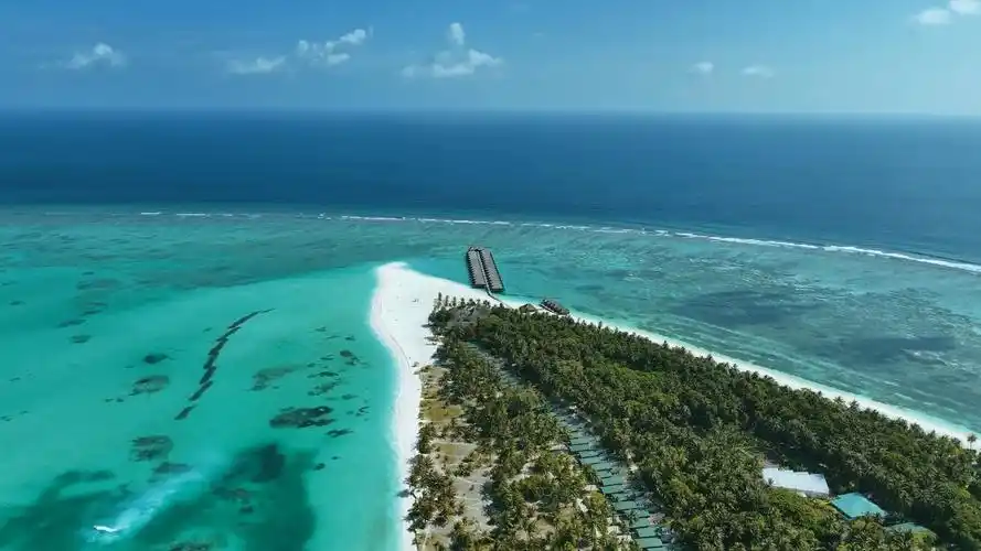 在蜜月岛度假村体验纯粹的马尔代夫风情