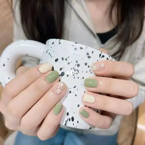 小清新绿色简约美甲