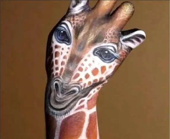 手部动物彩绘图片 长颈鹿