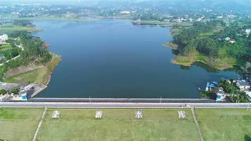 风景秀丽的上游水库