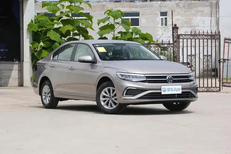 200tsi 双离合畅行版汽车报价_图片_参数配置】-易车_志国星一汽大众