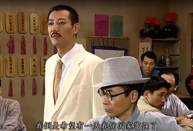 石青山在地下交通站里为什么很少与野尻黑藤打交道