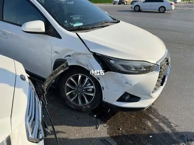 如图我的车出车祸了