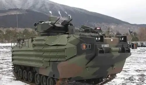 在电影中,如果500万丧尸来袭,下面装甲车4选1,你咋选?