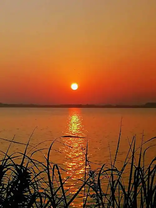 绚丽多彩的朝霞日出