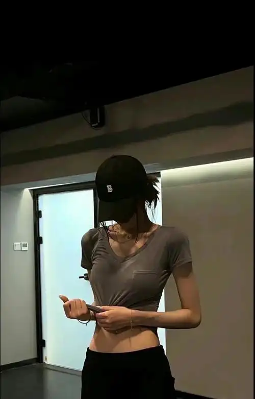 1%电量也要换的壁纸.#马甲线 - 抖音