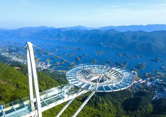 打扰一下,黄石天空之城景区249元套票一张七折出,.