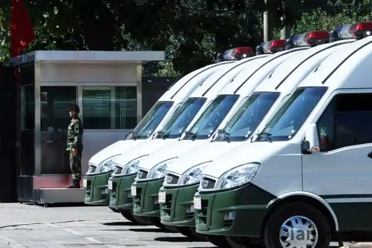 北京武警四支队为实战练兵快如闪电的动作完美的诠释了兵贵神速