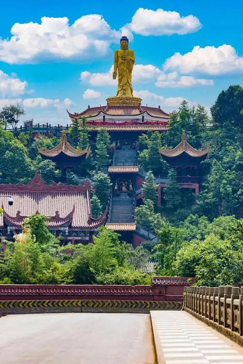 白云寺 位于成都市新津县城南,占地80亩,距今已有1300年 - 抖音