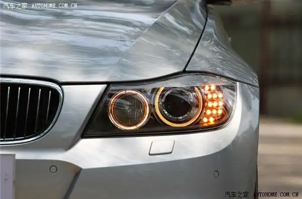 宝马的车灯令我着迷死了改一对这样的灯要多少钱