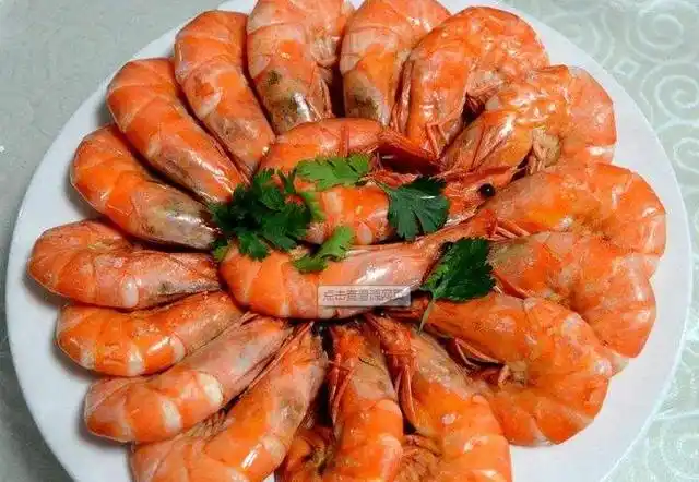 水煮大虾是开水下锅,还是冷水下锅?原来一直搞错了,难怪肉发腥