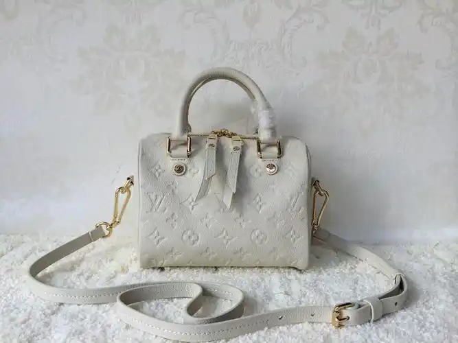 迷你尺寸:21*13*16;用途:手提包,单肩包,斜挎包首页69奢侈品包包