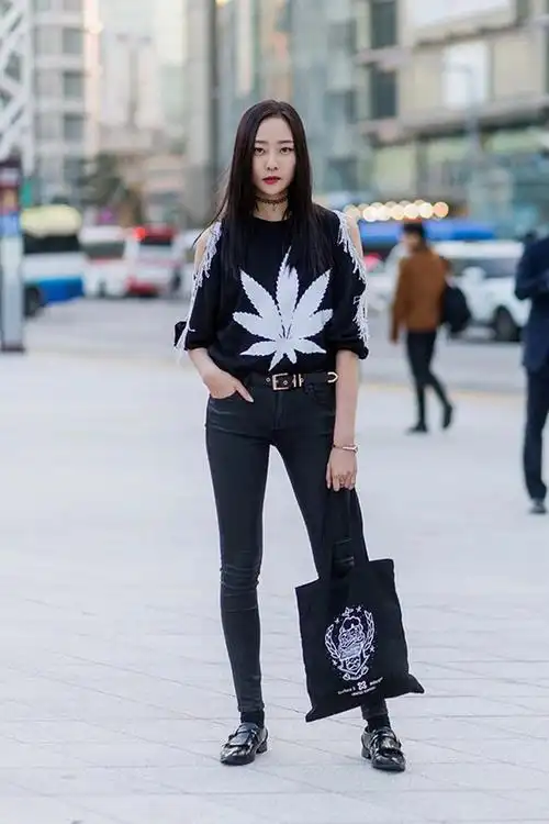 十多个本季黑色牛仔裤穿搭方案哪款是你的菜