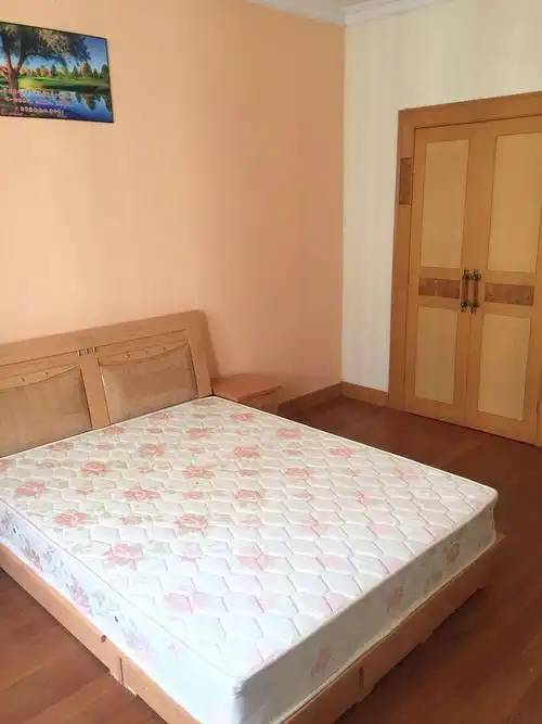 看下 新房子出租 主卧次卧都有 2500左右 照片实.