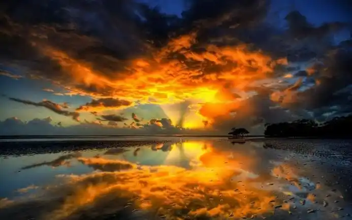 唯美天空呈现出火烧云的美丽景色分享!