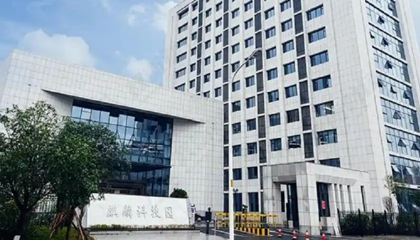 麒麟信安依赖税补,大额理财下募资购置房产,应收账款高企