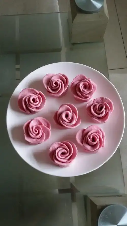 兰花草v做的玫瑰花馒头
