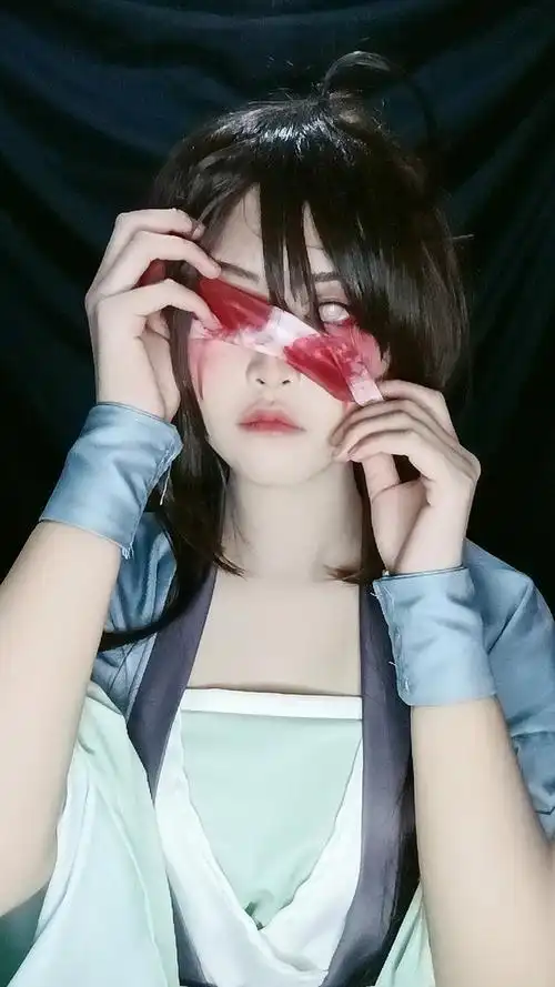 阿箐cos来看看美瞳p得我高度近视带不了网格