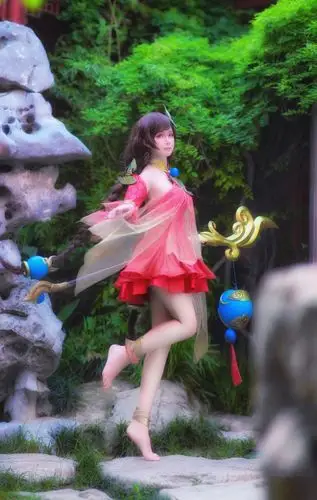 acg最靓cos第24期突破次元壁的cos完美还原大乔美腿