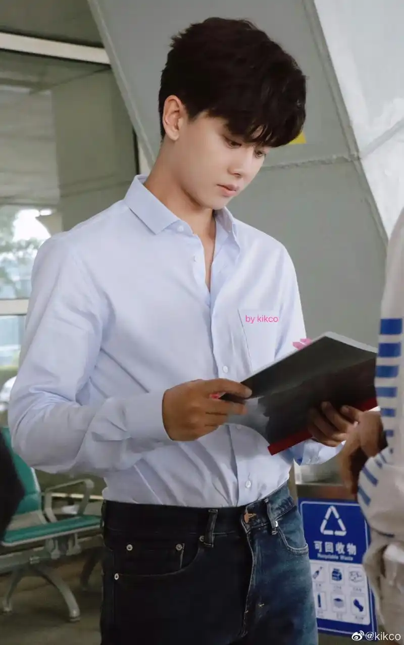 任嘉伦# 白衬衫教授让人毫无抵抗力