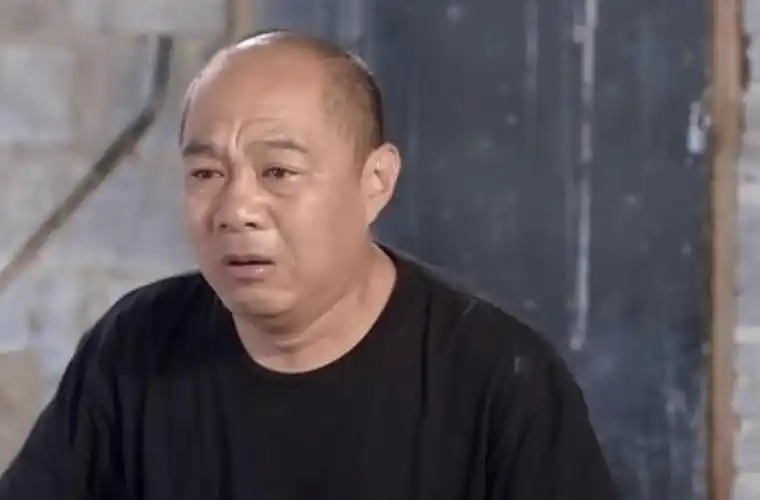 回顾郑卫莉前夫赵君坚持不娶全心陪伴儿子前妻再嫁杜淳父亲