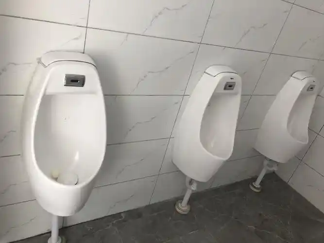 红外线感应冲水小便池