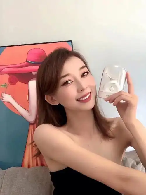 闪闪发亮的大白牙07都是用什么美白的呢