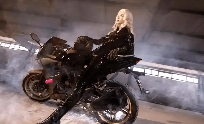 3位coser用3种不同的风格去还原贝尔摩德这个角色你喜欢哪一个