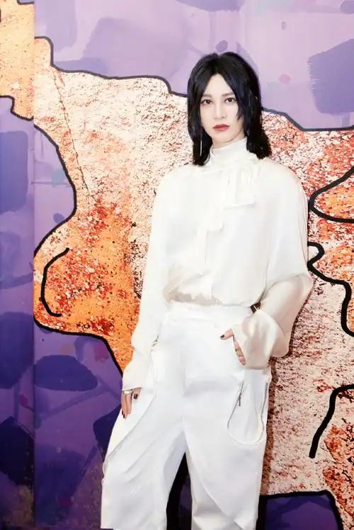 尚雯婕超话#尚雯婕出道十七周年#2006/9/29 - 2023/9/29十七年,光影帧