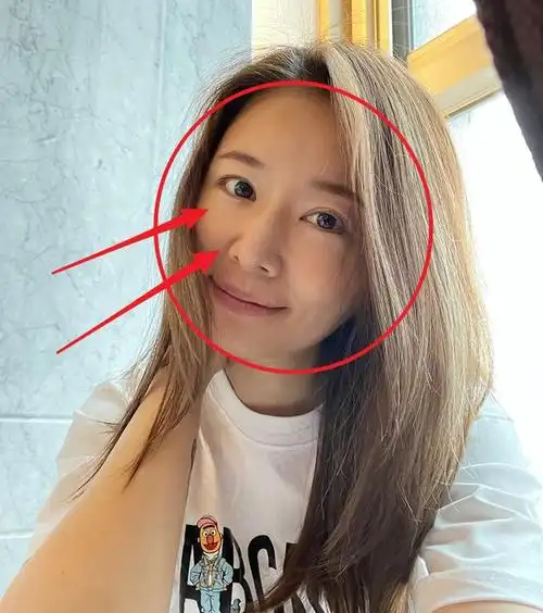 林心如罕见晒素颜自拍45岁面对高清原相机这状态我不敢相信