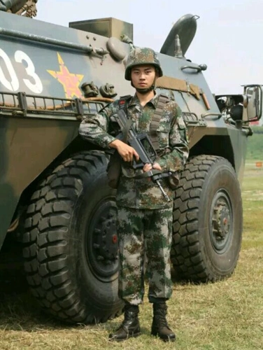 p>王金武,1993年出生于黑龙江虎林市,中国军人,先后3次被评为"优秀