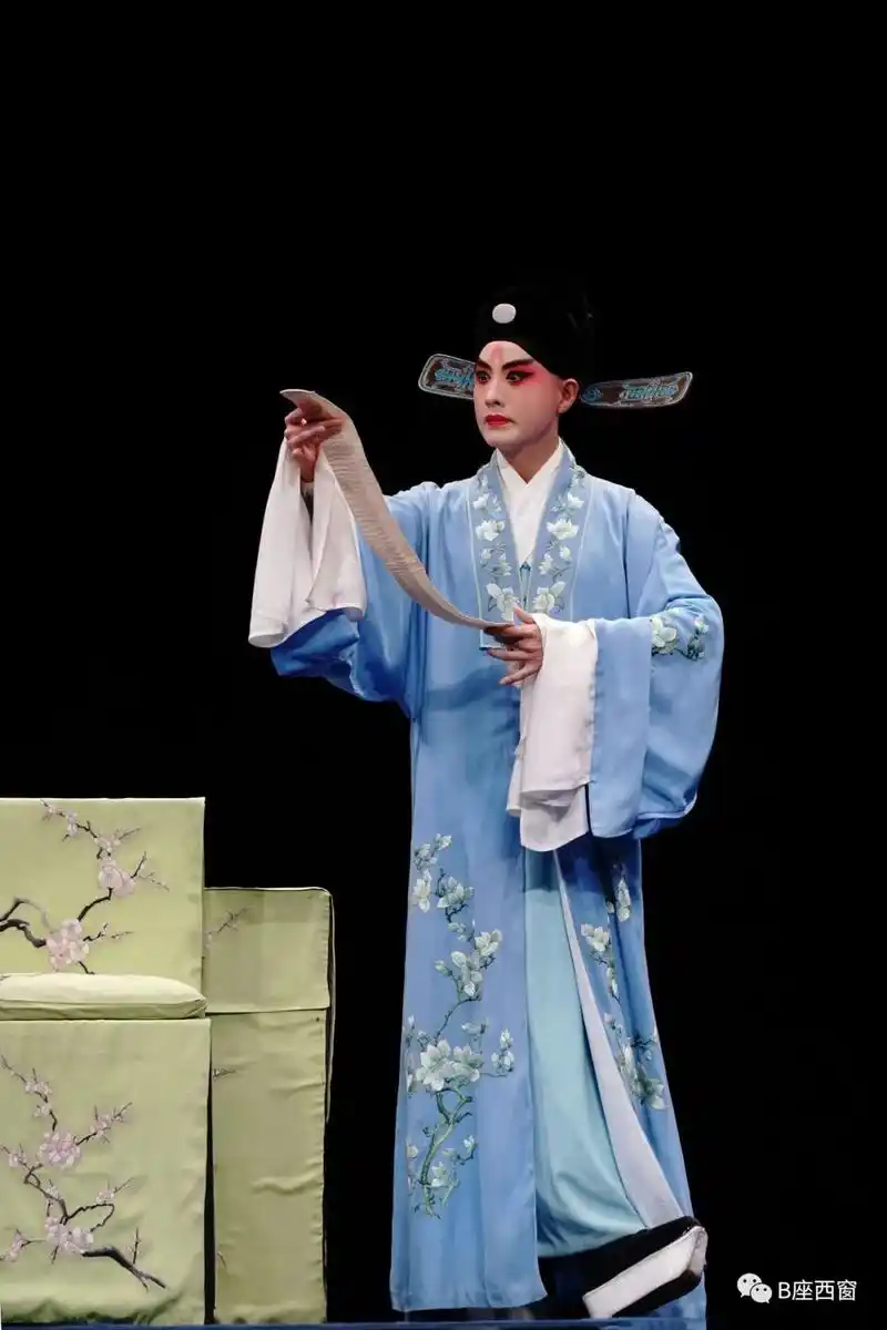 面对面 | 千人千面施夏明