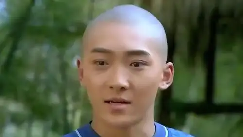 新还珠格格尔泰说大家一起发疯紫薇尔康回到学士府