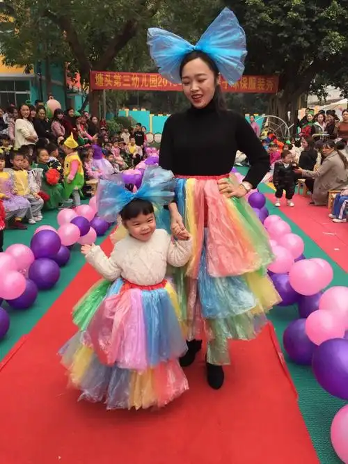 塘头第三幼儿园2019年新年"亲子环保服装秀"