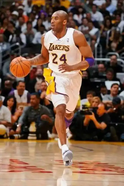 科比·布莱恩特:传奇篮球巨星的璀璨人生_激励_辉煌_精神