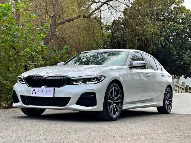 荆州2021年04月宝马宝马3系2021款320lim运动套装白色自动档