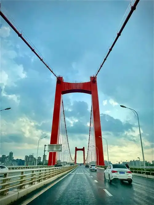 南宁良庆大桥也很美