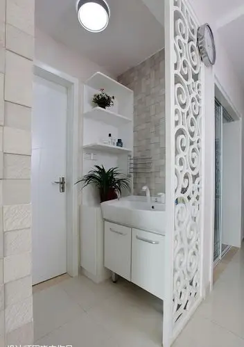 简约卫生间镂空屏风隔断装修效果图