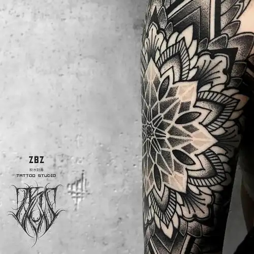 曼陀罗mandala点刺风格花臂