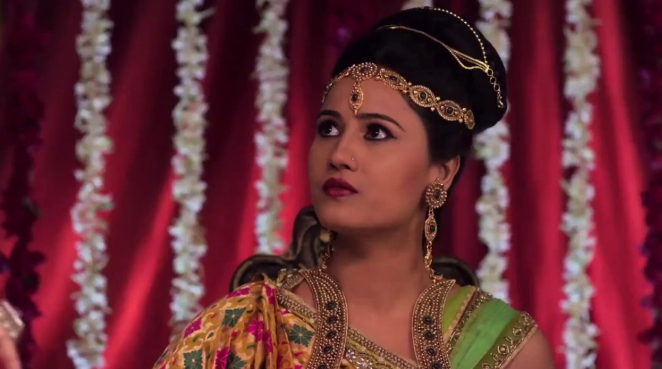 净饭王一心求子,摩耶夫人险被毒害,无忧树下佛陀降生